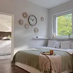 Sonnenblick In Schoeneberg - Naehe Ku'damm * Berlino